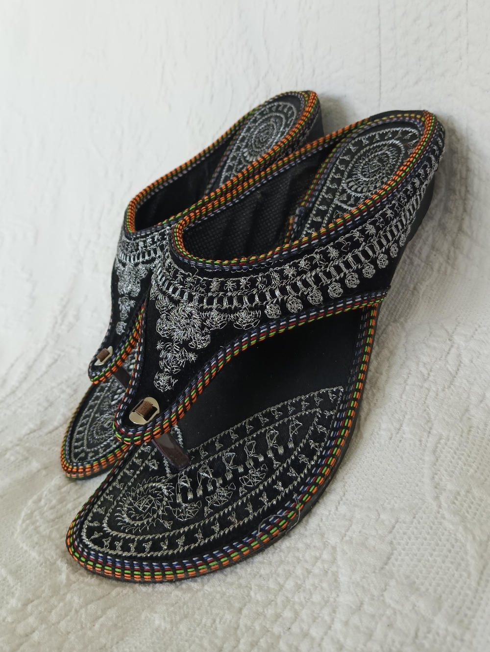 Rajasthani Embroidered Black Thong Sandals Flats Silver Metallic Indian Boho - Picture 12 of 12